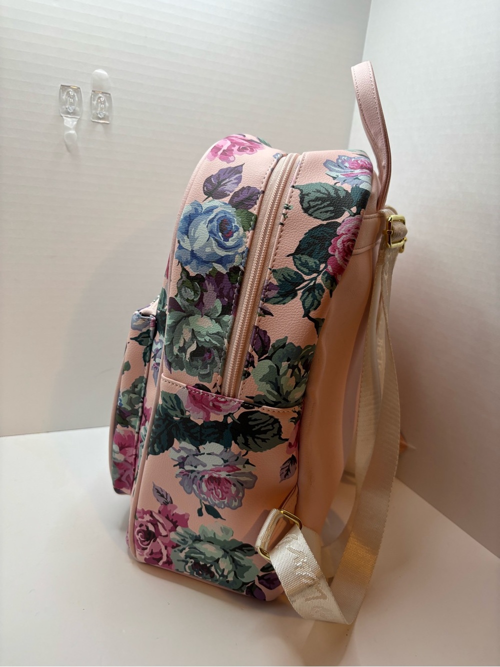 Luv Betsey Johnson pink/multi colored roses backpack w front pocket LBDANICA - Picture 3 of 4